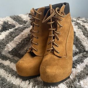 Tan women boots
